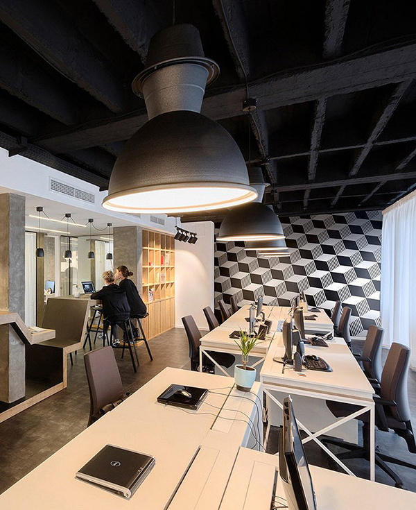 合肥化妝品公司辦公室裝修頂面怎么設(shè)計(jì)好看